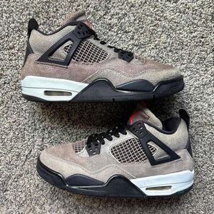 Nike Air Jordan 4 Taupe Haze  Size 6 Youth (Size 7.5 Men's)